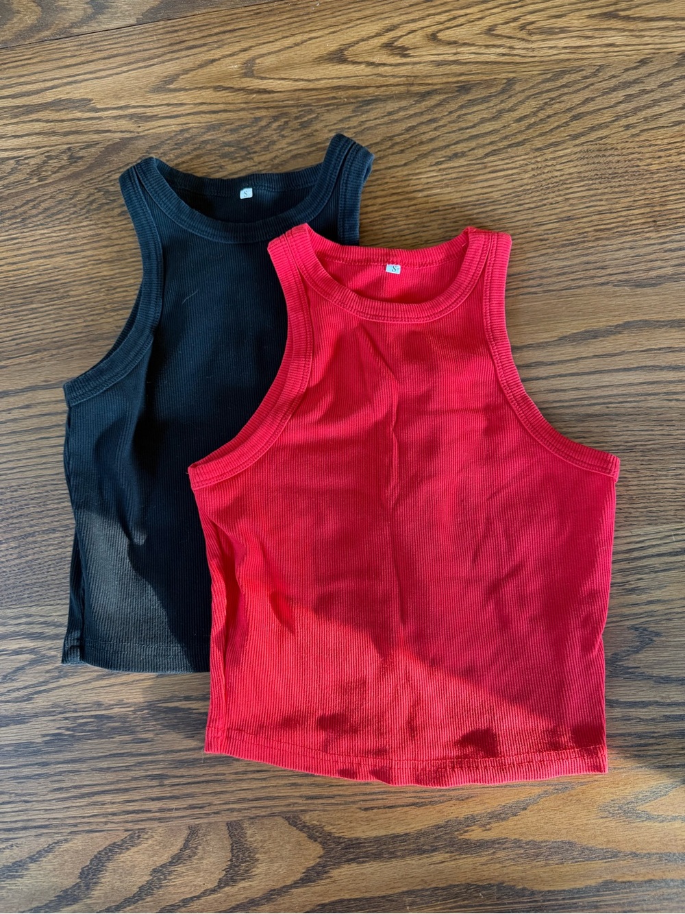 Cropped Ribbed Tank Top - Red & Black